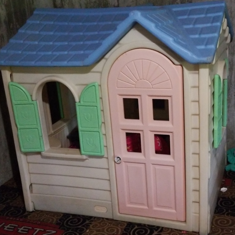 Kids playhouse